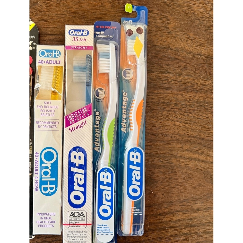 Oral-B Toothbrush Lot 4 piece Soft Advantage 35 soft 40 adult new vintage